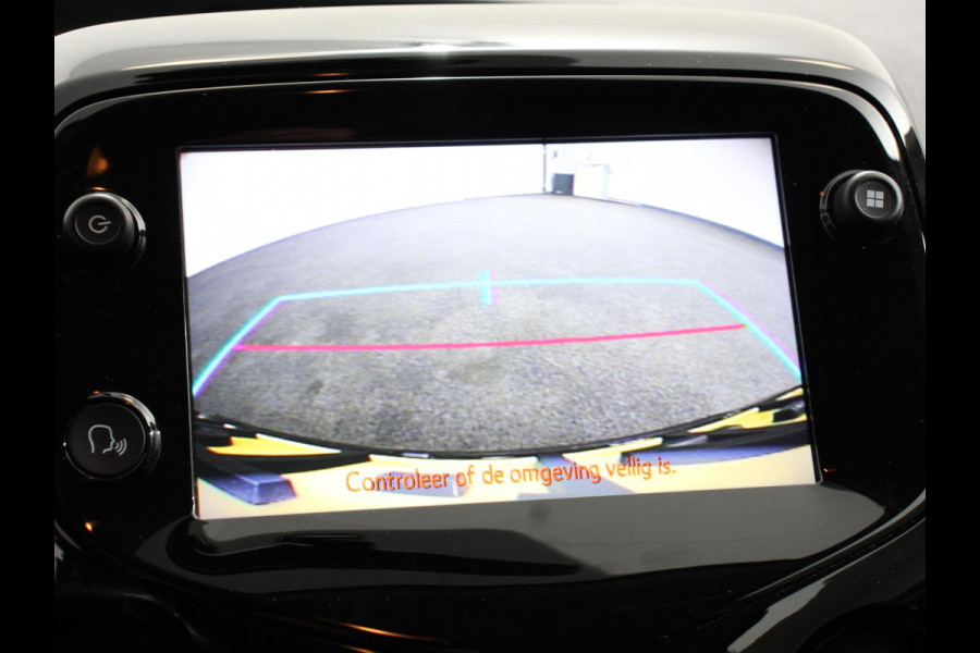 Peugeot 108 1.0 e-VTi Style | Navigatie | Android Auto | Airco | Camera | Stoelverwarming | Extra Getint Glas | 5 drs