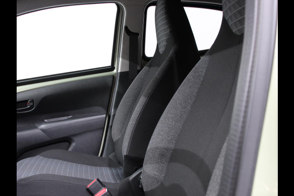 Peugeot 108 1.0 e-VTi Style | Navigatie | Android Auto | Airco | Camera | Stoelverwarming | Extra Getint Glas | 5 drs