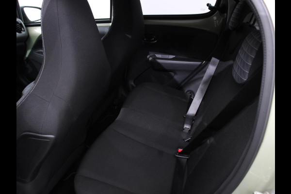Peugeot 108 1.0 e-VTi Style | Navigatie | Android Auto | Airco | Camera | Stoelverwarming | Extra Getint Glas | 5 drs