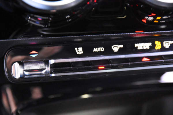 Mercedes-Benz CLA-Klasse Shooting Brake 180 Business Solution *1ste Eigenaar*Navigatie*Stoelverwarming*Camera*