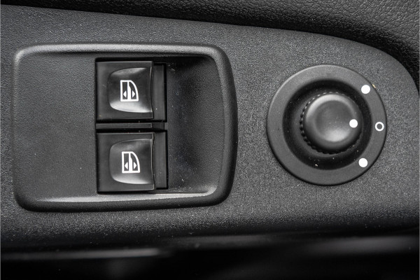 Renault Trafic L2H1 | 146 PK | LED | Automaat | Camera | Cruise | Navi | Trekhaak