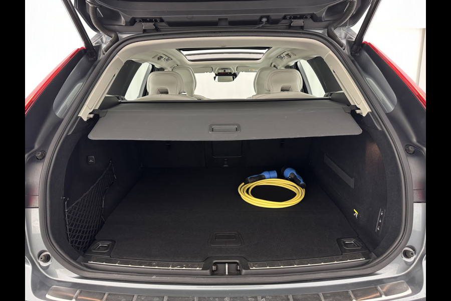 Volvo XC60 2.0 T8 Twin Engine AWD Inscription Aut. *PANO | HEAD-UP | LEATHER | FULL-LED | MEMORY-PACK | HARMAN/KARDON | TOP-VIEW | DIGI-COCKPIT | KEYLESS | HEATED-SPORTSEATS | NAVI-FULLMAP | ECC | PDC | ADAPTIVE-CRUISE | 20''ALU | TOWBAR