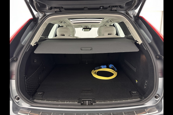 Volvo XC60 2.0 T8 Twin Engine AWD Inscription Aut. *PANO | HEAD-UP | LEATHER | FULL-LED | MEMORY-PACK | HARMAN/KARDON | TOP-VIEW | DIGI-COCKPIT | KEYLESS | HEATED-SPORTSEATS | NAVI-FULLMAP | ECC | PDC | ADAPTIVE-CRUISE | 20''ALU | TOWBAR