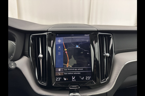 Volvo XC60 2.0 T8 Twin Engine AWD Inscription Aut. *PANO | HEAD-UP | LEATHER | FULL-LED | MEMORY-PACK | HARMAN/KARDON | TOP-VIEW | DIGI-COCKPIT | KEYLESS | HEATED-SPORTSEATS | NAVI-FULLMAP | ECC | PDC | ADAPTIVE-CRUISE | 20''ALU | TOWBAR
