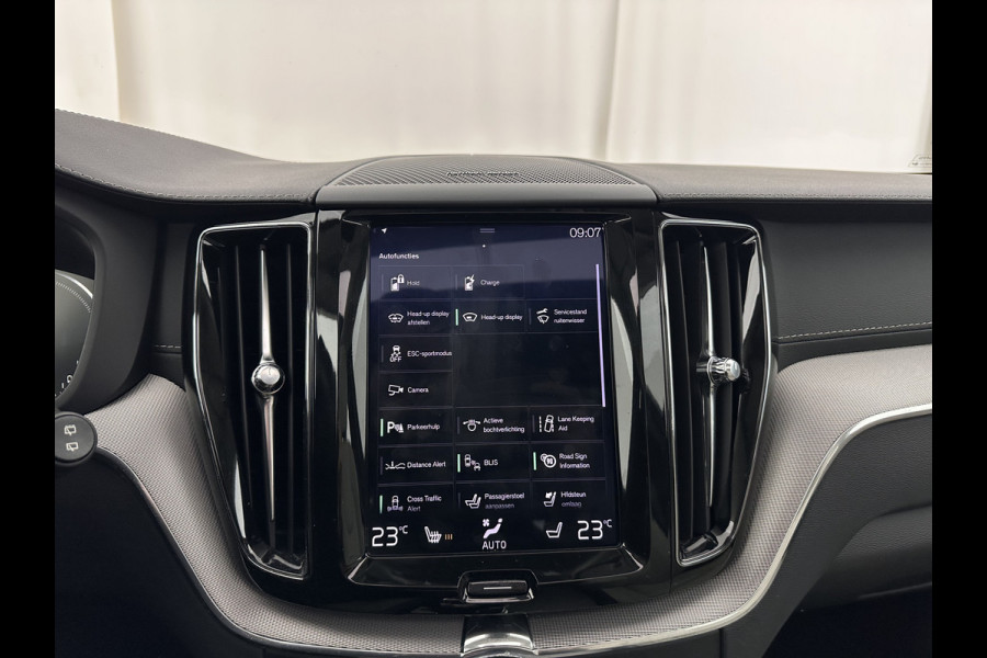 Volvo XC60 2.0 T8 Twin Engine AWD Inscription Aut. *PANO | HEAD-UP | LEATHER | FULL-LED | MEMORY-PACK | HARMAN/KARDON | TOP-VIEW | DIGI-COCKPIT | KEYLESS | HEATED-SPORTSEATS | NAVI-FULLMAP | ECC | PDC | ADAPTIVE-CRUISE | 20''ALU | TOWBAR