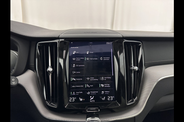 Volvo XC60 2.0 T8 Twin Engine AWD Inscription Aut. *PANO | HEAD-UP | LEATHER | FULL-LED | MEMORY-PACK | HARMAN/KARDON | TOP-VIEW | DIGI-COCKPIT | KEYLESS | HEATED-SPORTSEATS | NAVI-FULLMAP | ECC | PDC | ADAPTIVE-CRUISE | 20''ALU | TOWBAR