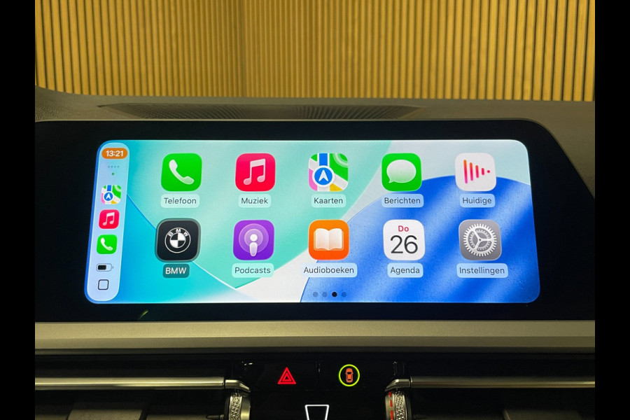 BMW 3-serie 330e High Executive|184 PK|VOLLEDER|DIGITAL COCKPIT|APPLE CARPLAY/ANDROID|CAMERA|NAVIGATIE|LMV|PDC|