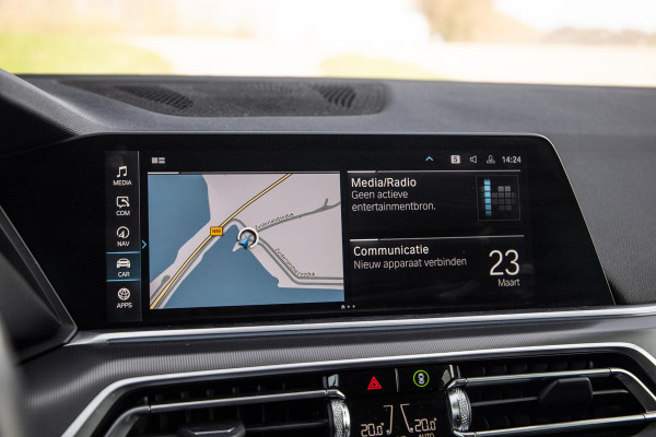 BMW X5 xDrive45e CARPLAY / CAMERA / DEALER ONDERHOUDEN /  LEER / STOELVERWARMING / BLACK ON BLACK