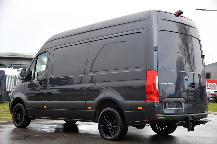 Mercedes-Benz Sprinter 319 V6 3.0 CDI L2H2 PB Edition Cruise, 360 Camera, Carplay, LED, 3500kg Trekhaak, LED, NAVI, Virtual, Uniek!