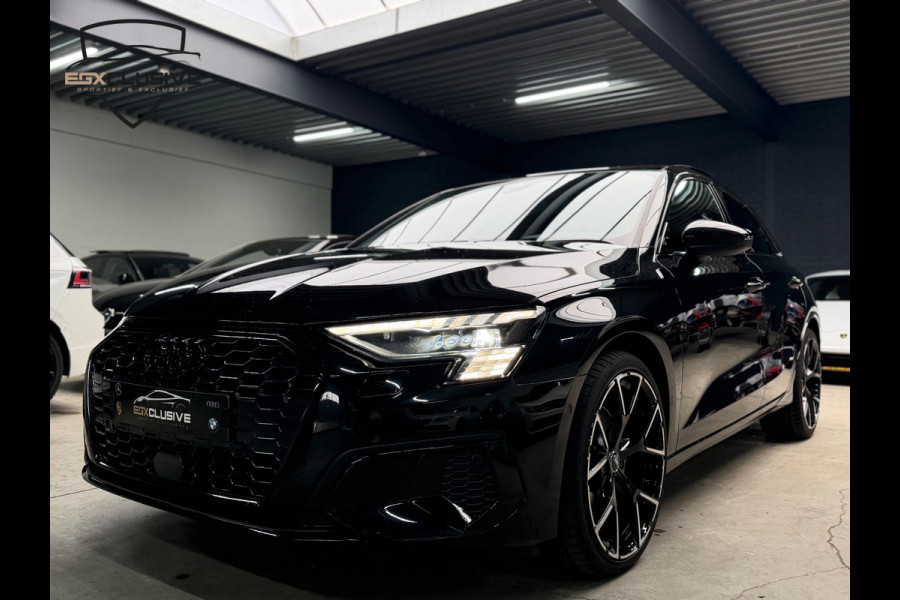 Audi A3 Sportback 35 TFSI S edition PANO/CAMERA/RS Stoelen