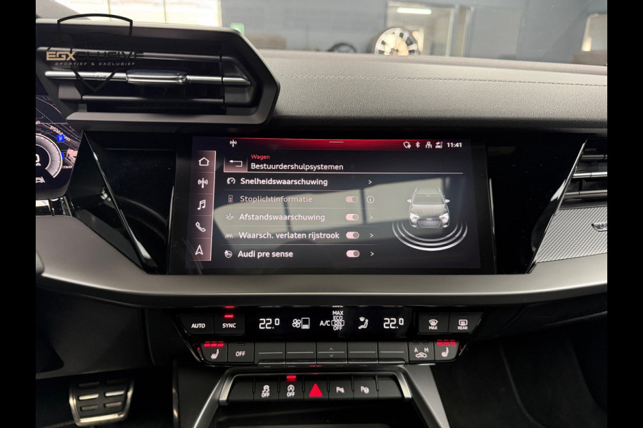 Audi A3 Sportback 35 TFSI S edition PANO/CAMERA/RS Stoelen