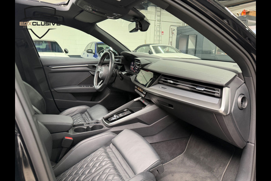 Audi A3 Sportback 35 TFSI S edition PANO/CAMERA/RS Stoelen