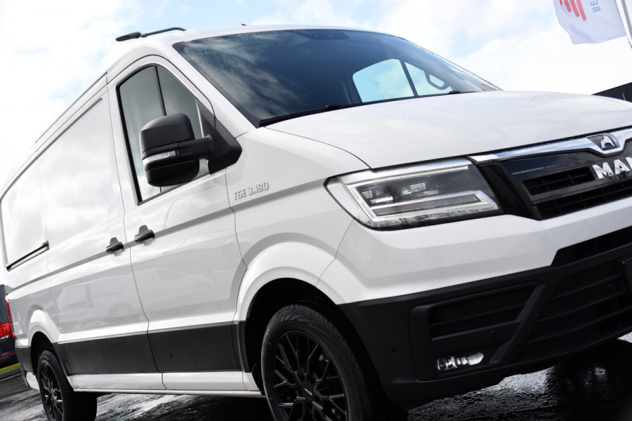 MAN TGE 3.180 35 2.0 L3H2 PB Edition Adaptieve Cruise, Camera, Carplay, 177pk, Stoelverwarming, LED, Automaat, Sensoren, Trekhaak, Uniek!