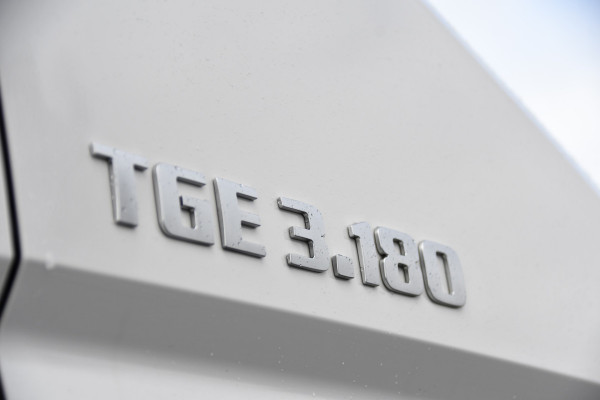 MAN TGE 3.180 35 2.0 L3H2 PB Edition Adaptieve Cruise, Camera, Carplay, 177pk, Stoelverwarming, LED, Automaat, Sensoren, Trekhaak, Uniek!