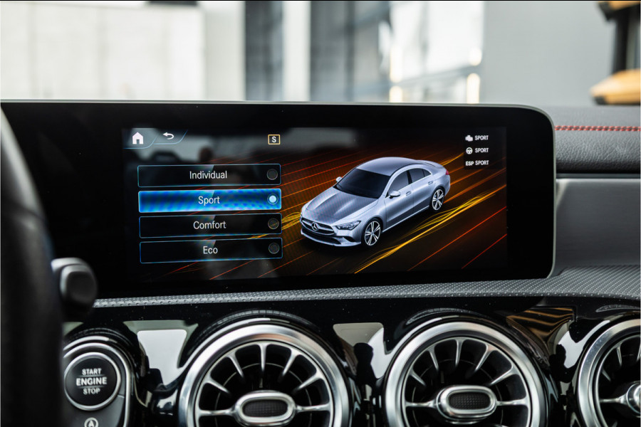 Mercedes-Benz CLA-Klasse CLA250 Premium Plus - AMG Line | Panorama | Camera | Stoelverwarming
