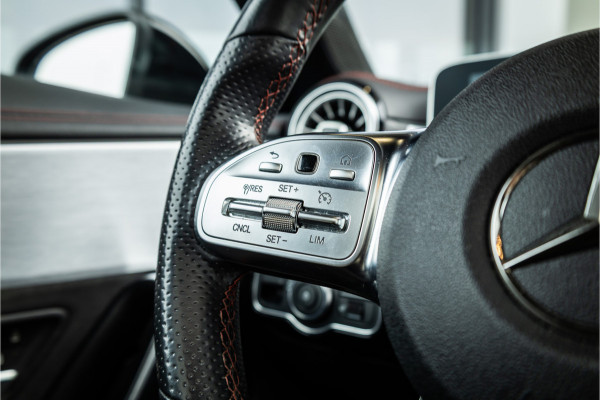 Mercedes-Benz CLA-Klasse CLA250 Premium Plus - AMG Line | Panorama | Camera | Stoelverwarming