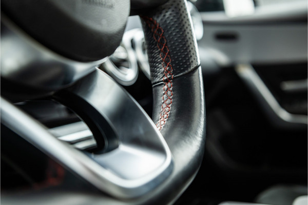 Mercedes-Benz CLA-Klasse CLA250 Premium Plus - AMG Line | Panorama | Camera | Stoelverwarming