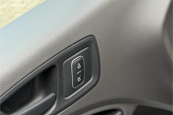 Ford Transit Connect 1.0 L1 | Airco | Camera | Multimedia | 3-zits | NAVI | Bluetooth | PDC