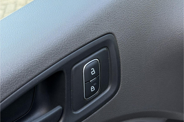 Ford Transit Connect 1.0 L1 | Airco | Camera | Multimedia | 3-zits | NAVI | Bluetooth | PDC