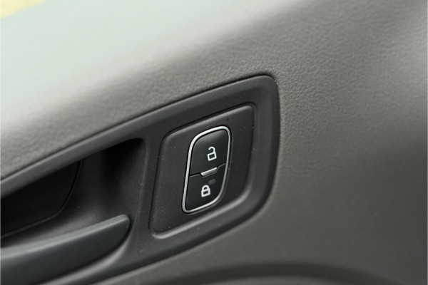 Ford Transit Connect 1.0 L1 | Airco | Trekhaak | Carplay | Camera | Stoelverwarming | NAVI