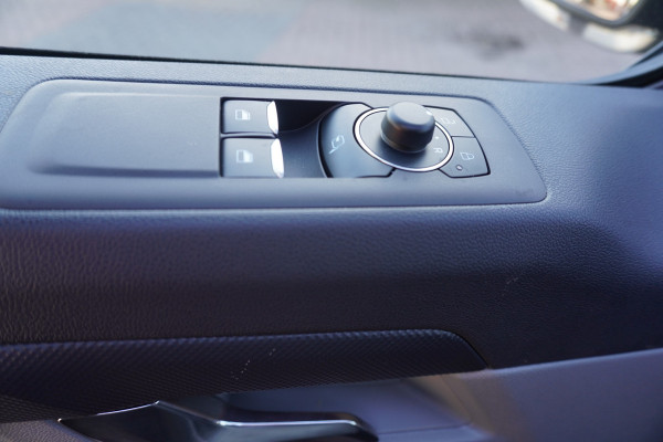 Ford Transit Custom 320L 2.0 TDCI 170PK L2H1 Limited DubbelCabine Automaat Schuifdeur L/R Nr. V062 | Airco | Adap.Cruise | Navi | Camera