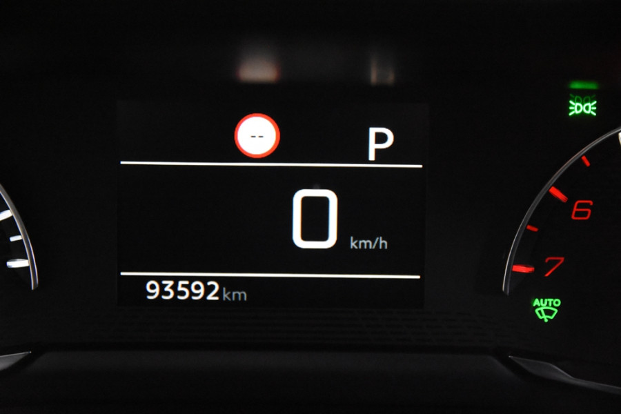 Peugeot 2008 1.2 Active Automaat *1ste Eigenaar*Navigatie*Parkassist*