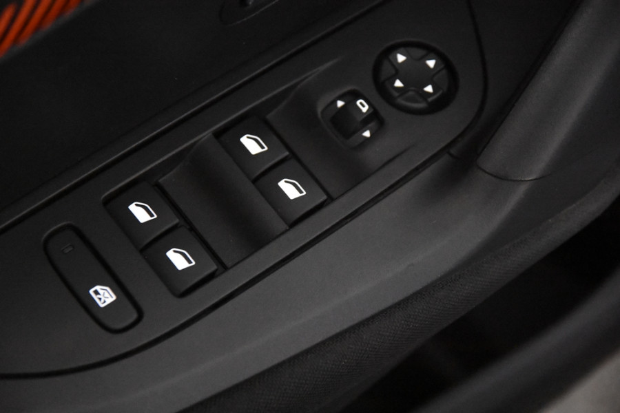 Peugeot 2008 1.2 Active Automaat *1ste Eigenaar*Navigatie*Parkassist*