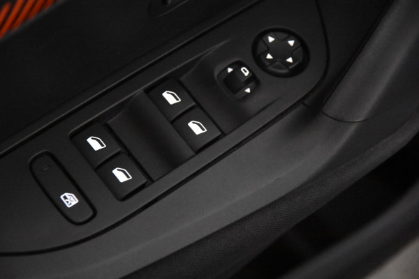 Peugeot 2008 1.2 Active Automaat *1ste Eigenaar*Navigatie*Parkassist*