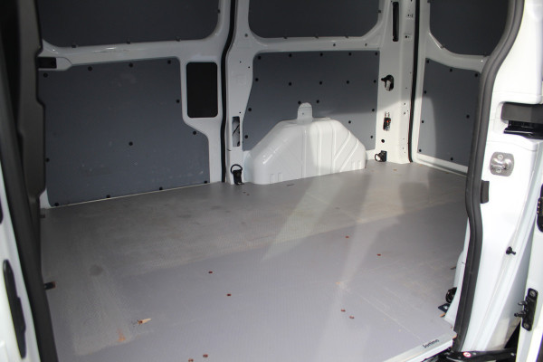 Ford Transit Custom 300 2.0-130PK TDCI L1H1 Trend AUTOMAAT ! Erg nette Transit Custom automaat ! Achterdeuren, Schuifdeur L+R, PDC V+A, Camera, Bijrijdersbank, Stoel- en voorraamverwarming, flitslichten v+a en dak