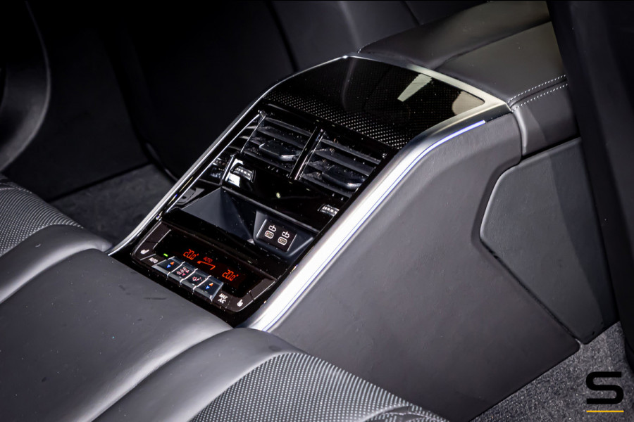 BMW 8 Serie Gran Coupé M8 Competition|Carbon|B&W|ACC|HUD|Full