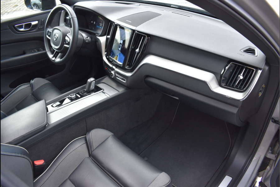 Volvo XC60 2.0 T6 Plug-in hybrid AWD R-Design 340 Pk SOH 93% Pano Trekhaak H/K Memory 360 Camera HUD 20 Inch