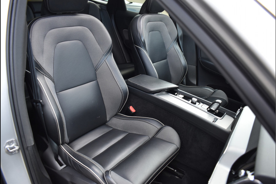 Volvo XC60 2.0 T6 Plug-in hybrid AWD R-Design 340 Pk SOH 93% Pano Trekhaak H/K Memory 360 Camera HUD 20 Inch