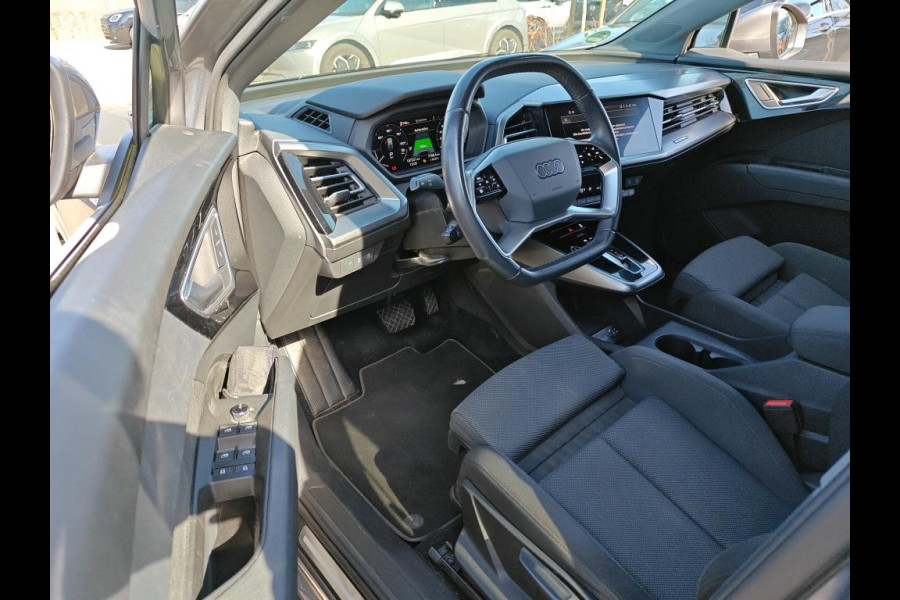 Audi Q4 e-tron 35 Launch edition Advanced 55 kWh | Stoelverwarming | Cruise Control | Navigatie | Apple Carplay | Keyless | Parkeersensoren | RS Seats | Matrix LED | BTW | NAP