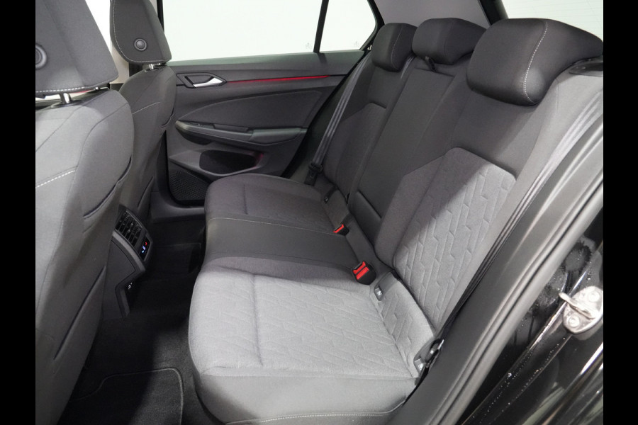 Volkswagen Golf 1.5 eHybrid 204pk Life Edition Navi via app Camera Acc Led Demo Jesse