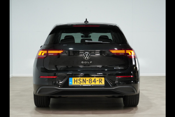 Volkswagen Golf 1.5 eHybrid 204pk Life Edition Navi via app Camera Acc Led Demo Jesse