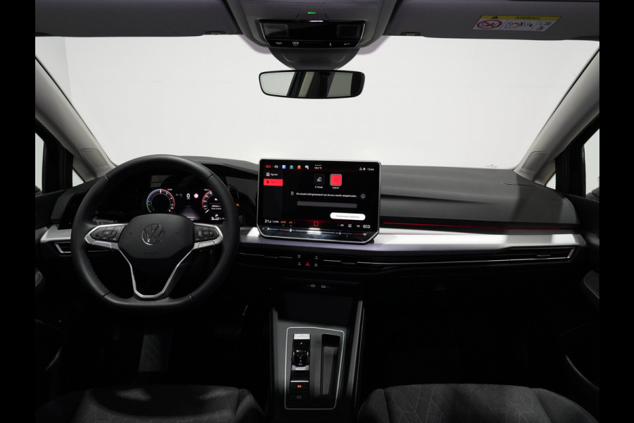 Volkswagen Golf 1.5 eHybrid 204pk Life Edition Navi via app Camera Acc Led Demo Jesse