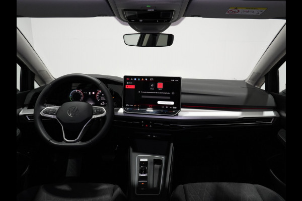 Volkswagen Golf 1.5 eHybrid 204pk Life Edition Navi via app Camera Acc Led Demo Jesse
