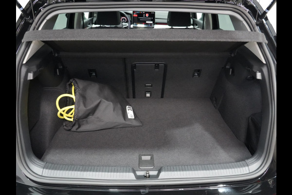 Volkswagen Golf 1.5 eHybrid 204pk Life Edition Navi via app Camera Acc Led Demo Jesse