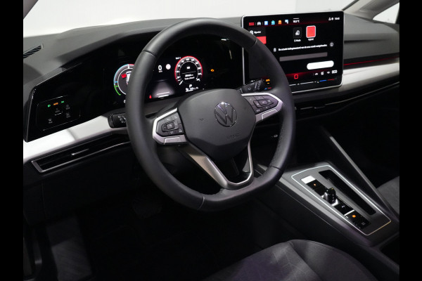 Volkswagen Golf 1.5 eHybrid 204pk Life Edition Navi via app Camera Acc Led Demo Jesse