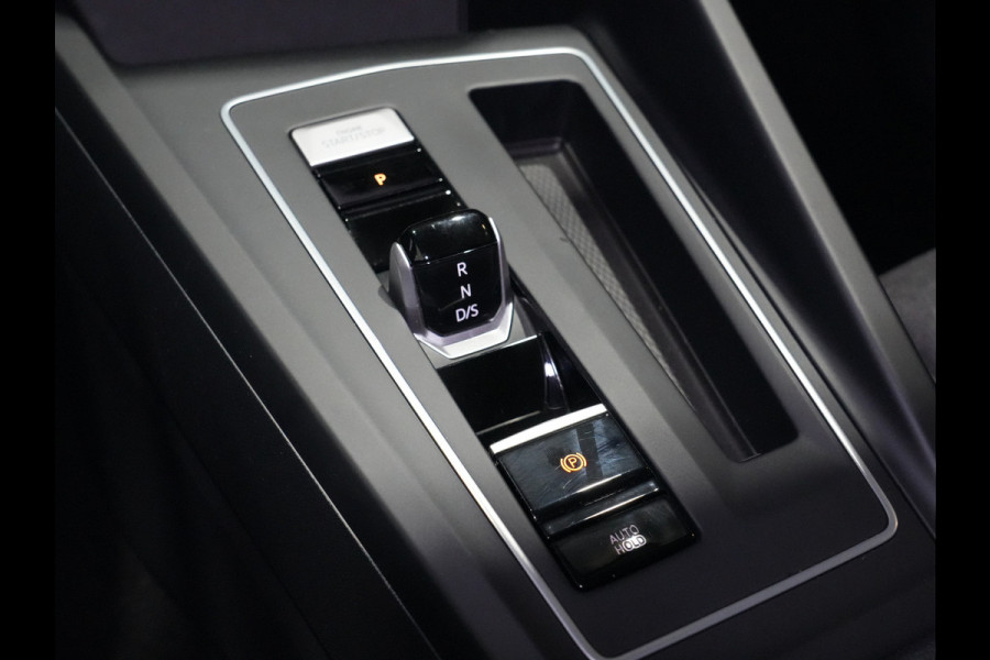 Volkswagen Golf 1.5 eHybrid 204pk Life Edition Navi via app Camera Acc Led Demo Jesse