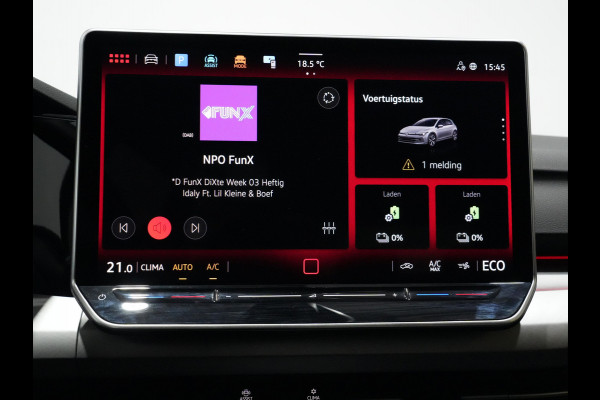 Volkswagen Golf 1.5 eHybrid 204pk Life Edition Navi via app Camera Acc Led Demo Jesse