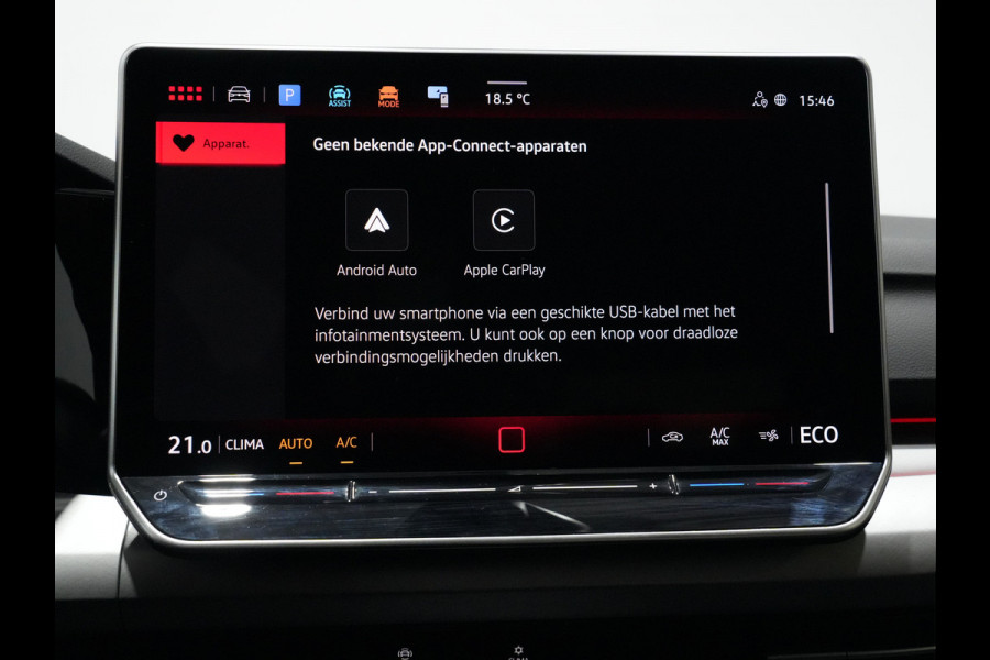 Volkswagen Golf 1.5 eHybrid 204pk Life Edition Navi via app Camera Acc Led Demo Jesse