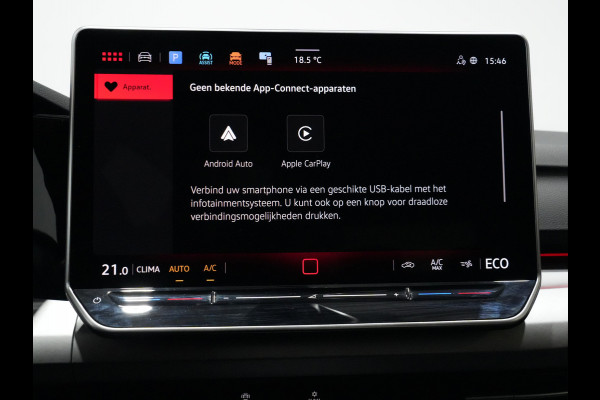 Volkswagen Golf 1.5 eHybrid 204pk Life Edition Navi via app Camera Acc Led Demo Jesse