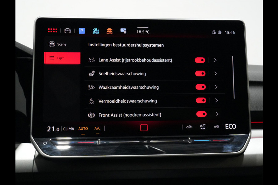 Volkswagen Golf 1.5 eHybrid 204pk Life Edition Navi via app Camera Acc Led Demo Jesse