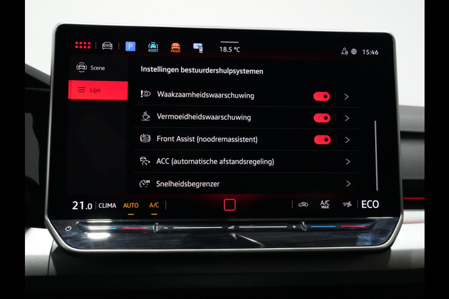 Volkswagen Golf 1.5 eHybrid 204pk Life Edition Navi via app Camera Acc Led Demo Jesse