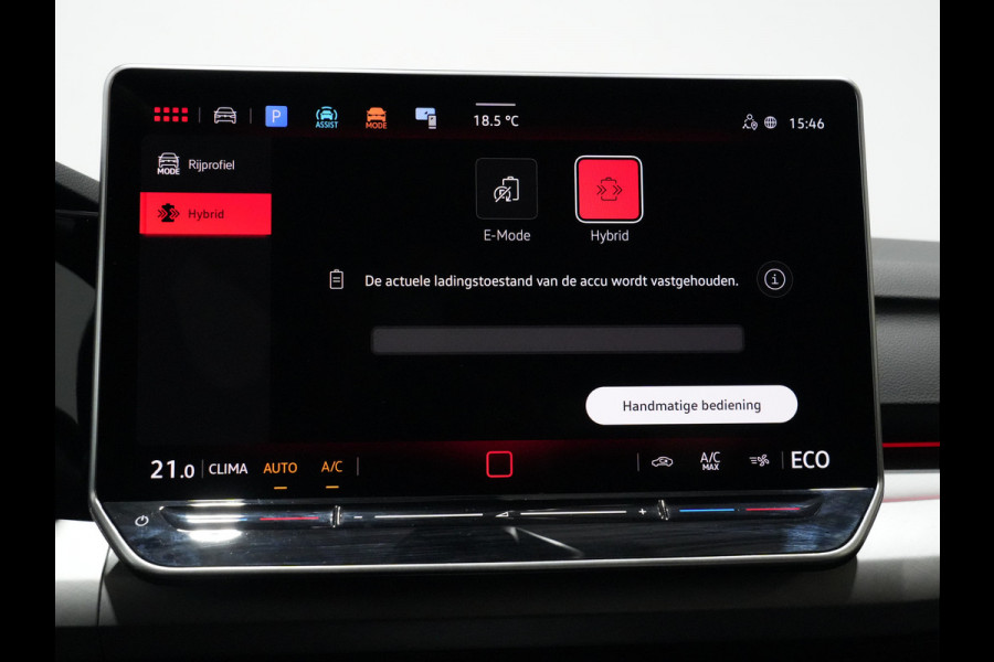 Volkswagen Golf 1.5 eHybrid 204pk Life Edition Navi via app Camera Acc Led Demo Jesse