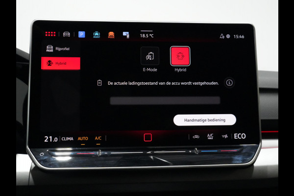 Volkswagen Golf 1.5 eHybrid 204pk Life Edition Navi via app Camera Acc Led Demo Jesse