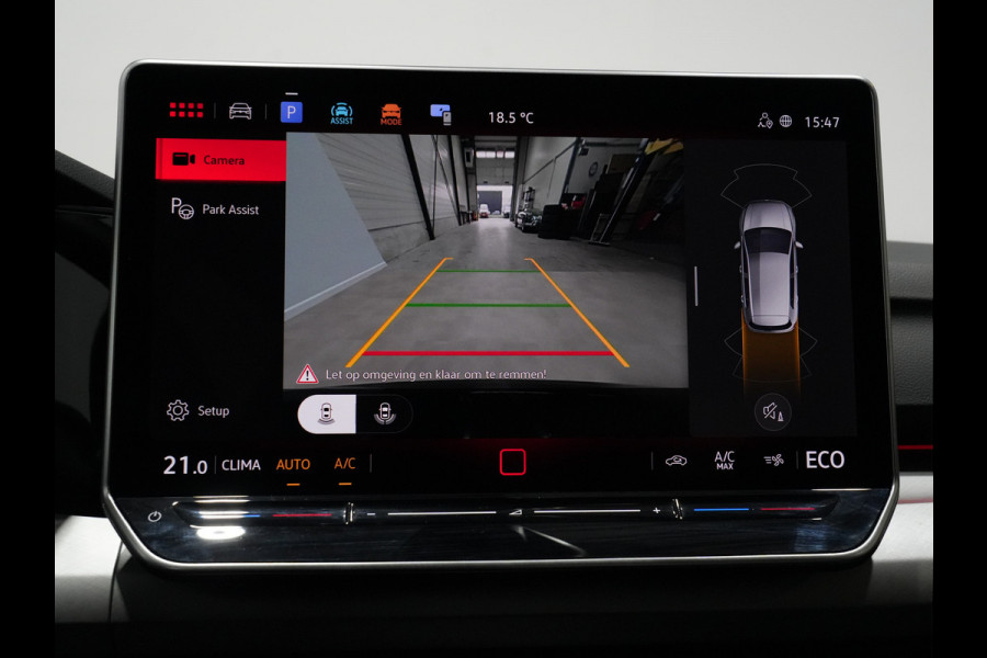 Volkswagen Golf 1.5 eHybrid 204pk Life Edition Navi via app Camera Acc Led Demo Jesse