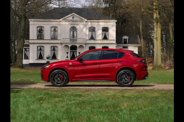 Alfa Romeo Stelvio 2.9 V6 AWD Quadrifoglio | Harman/Kardon | Rosso Competizione | Adapt. cruise | CarPlay | Carbon stuur