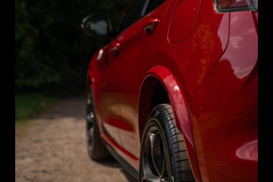 Alfa Romeo Stelvio 2.9 V6 AWD Quadrifoglio | Harman/Kardon | Rosso Competizione | Adapt. cruise | CarPlay | Carbon stuur